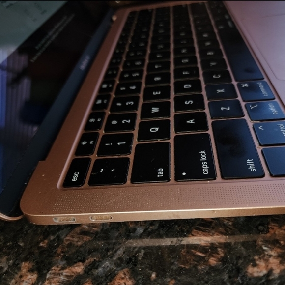 2018 MacBook Air - Picture 3 of 5